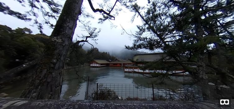 World travel with VR: the innovative approach of THINK Global School